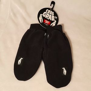 Crab Grab Fruzz Mitten